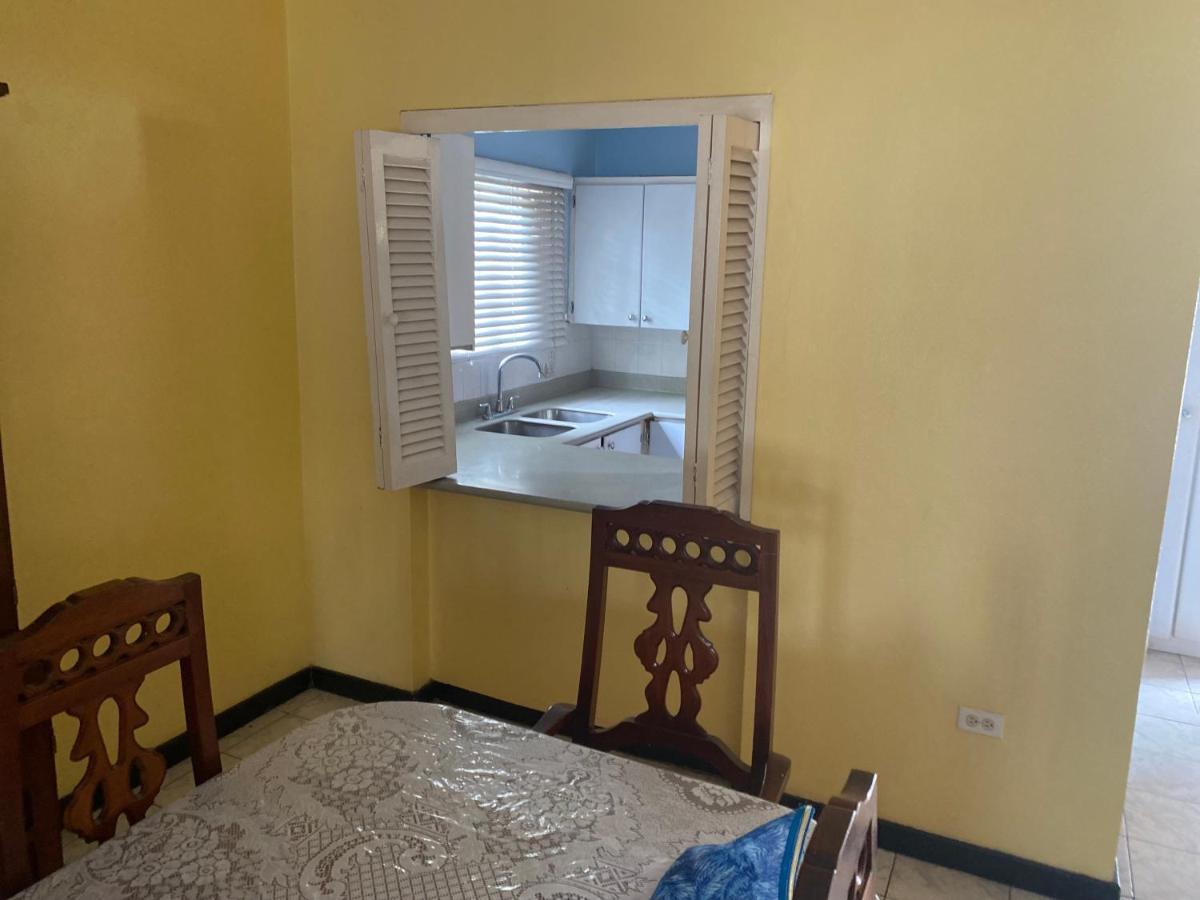 Finest Accommodation Renfrew Place 4-12 Renfrew Rd 2 Bedroom 2 Bat Apt # 15 New Kinston Jamaica Kingston Exterior photo